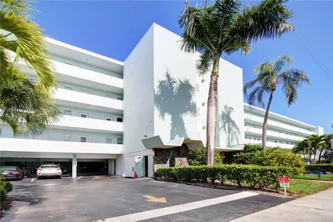 700 NE 14th Ave # 405, Hallandale Beach FL 33009