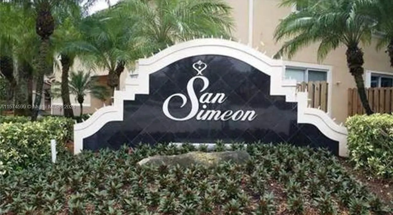 3690 San Simeon Cir, Weston FL 33331