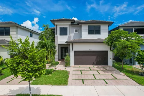 8911 NW 160th Ter, Miami Lakes FL 33018