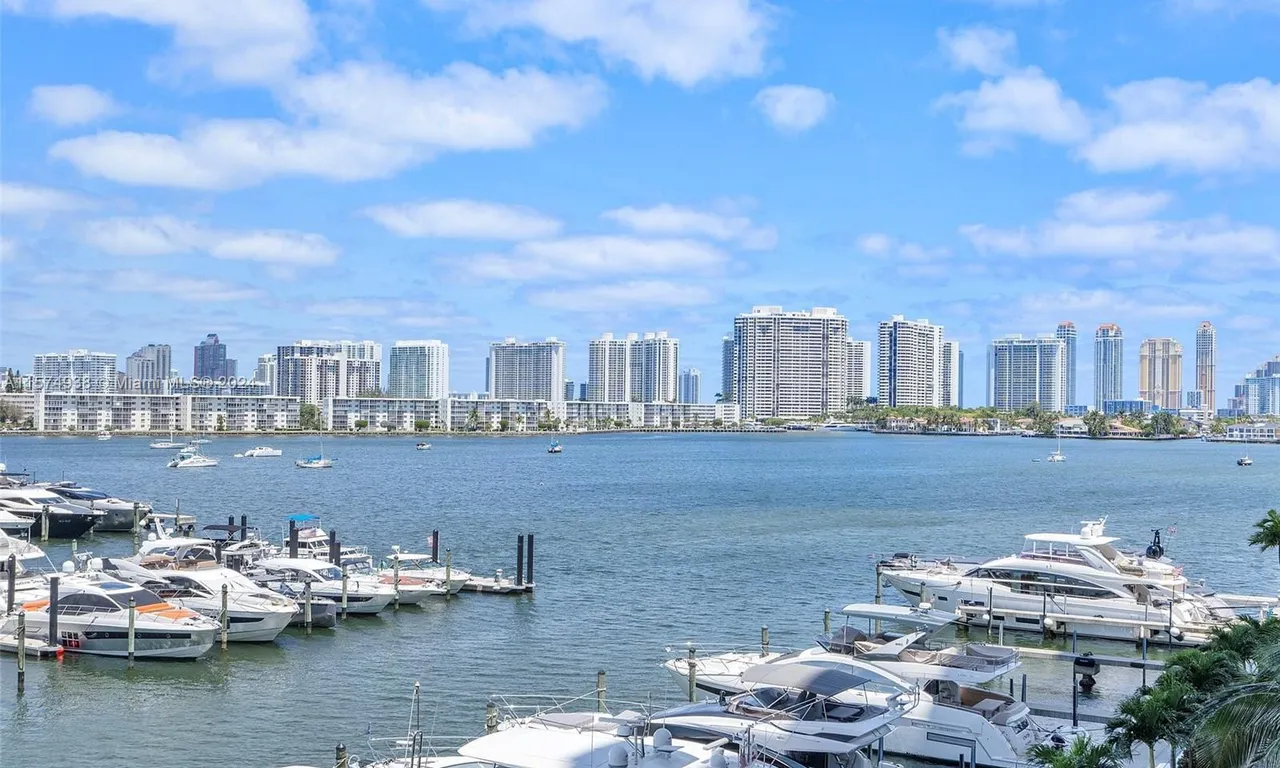 17111 Biscayne Blvd # 401, North Miami Beach FL 33160