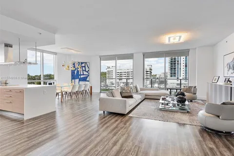 17111 Biscayne Blvd # 401, North Miami Beach FL 33160