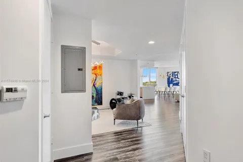 17111 Biscayne Blvd # 401, North Miami Beach FL 33160