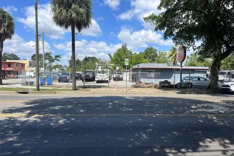 1910 NW 17th Ave, Miami FL 33125