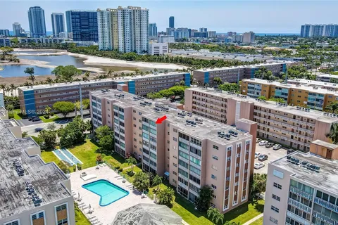 301 NE 14th Ave # 703, Hallandale Beach FL 33009