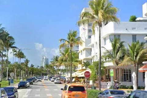 000 COLLINS, Miami Beach FL 33139