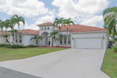 2640 Fairways Dr, Homestead FL 33035