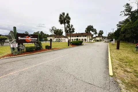 1748 El Camino Rd # 6, Jacksonville FL 32216