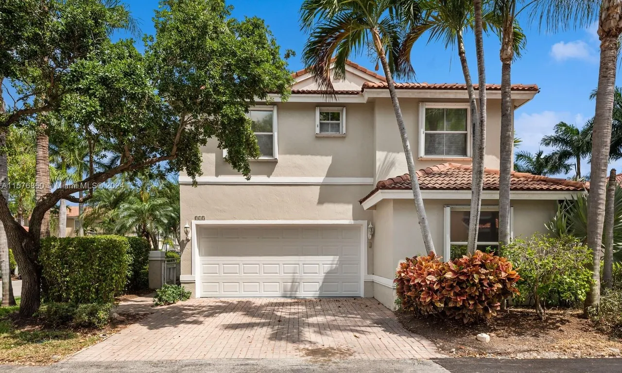 935 Scarlet Oak Ter, Hollywood FL 33019