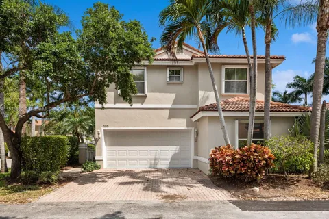 935 Scarlet Oak Ter, Hollywood FL 33019