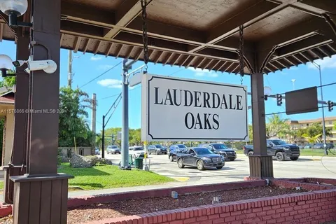 3051 NW 46th Ave # 305, Lauderdale Lakes FL 33313