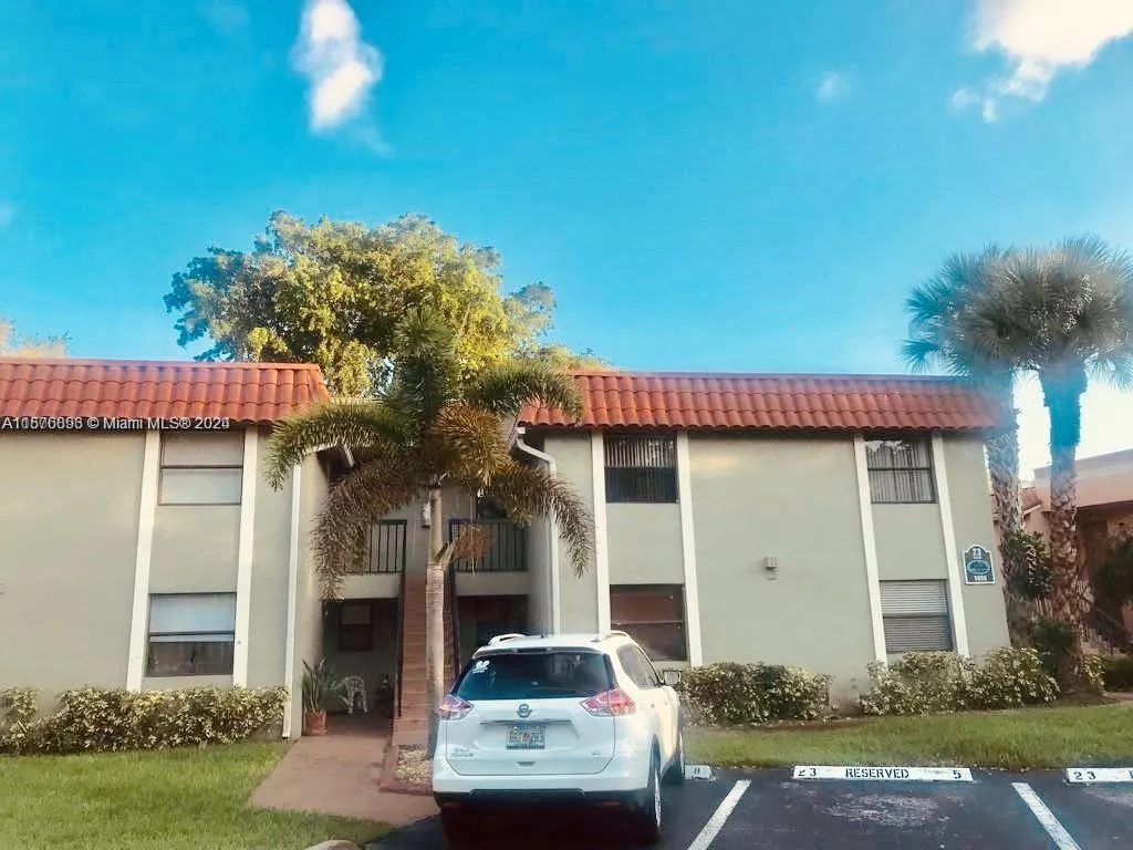 9808 Hammocks Blvd # 23, Miami FL 33196