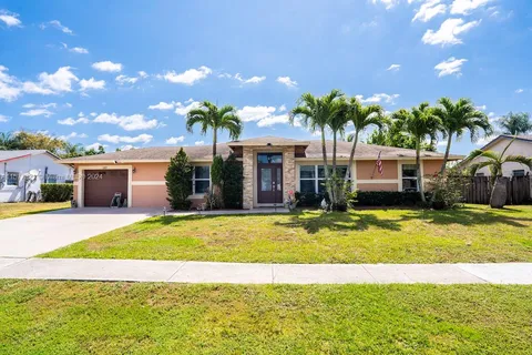 147 Dove Cir, Royal Palm Beach FL 33411