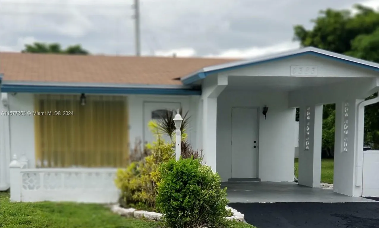 4383 NW 47th te, Lauderdale Lakes FL 33319