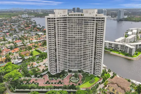 1000 W Island Blvd # 802, Aventura FL 33160