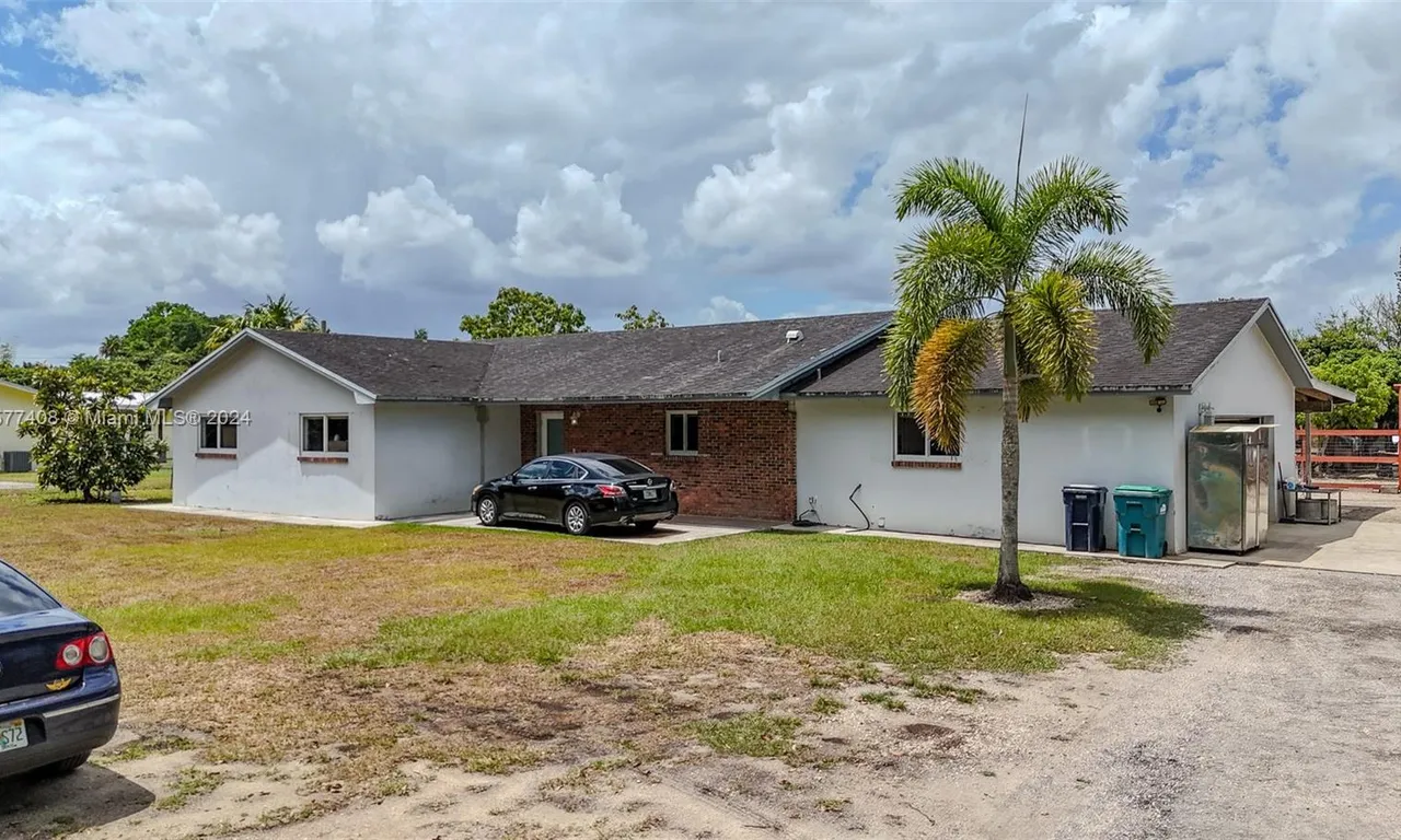 19501 SW 236th St, Homestead FL 33031