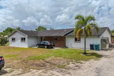 19501 SW 236th St, Homestead FL 33031