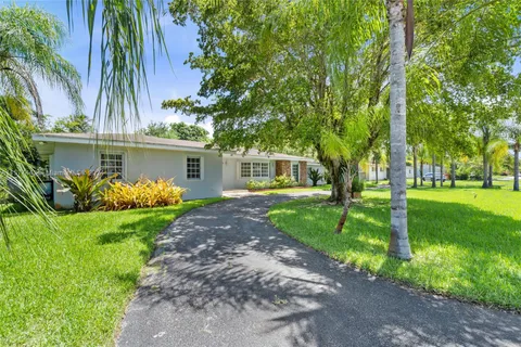 8340 SW 142nd St, Palmetto Bay FL 33158