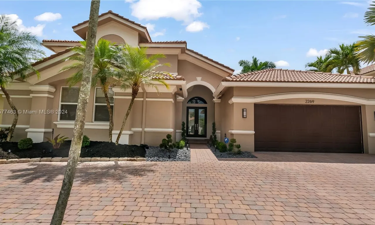 2269 Quail Roost Dr, Weston FL 33327