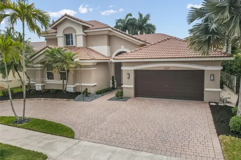 2269 Quail Roost Dr, Weston FL 33327