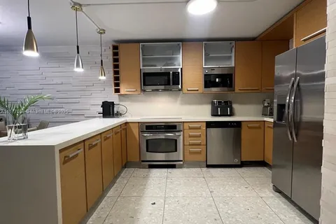 1331 Lincoln Rd # 403, Miami Beach FL 33139
