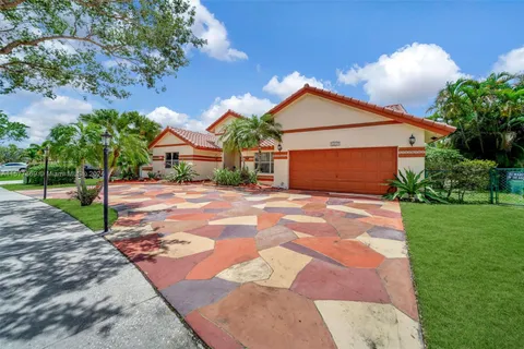 16234 NW 1st St, Pembroke Pines FL 33028