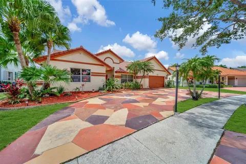 16234 NW 1st St, Pembroke Pines FL 33028