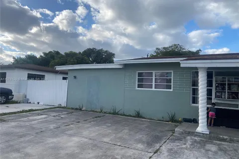 3421 NW 176th St, Miami Gardens FL 33056