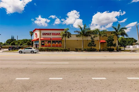 633 W Pembroke Rd, Hallandale Beach FL 33009