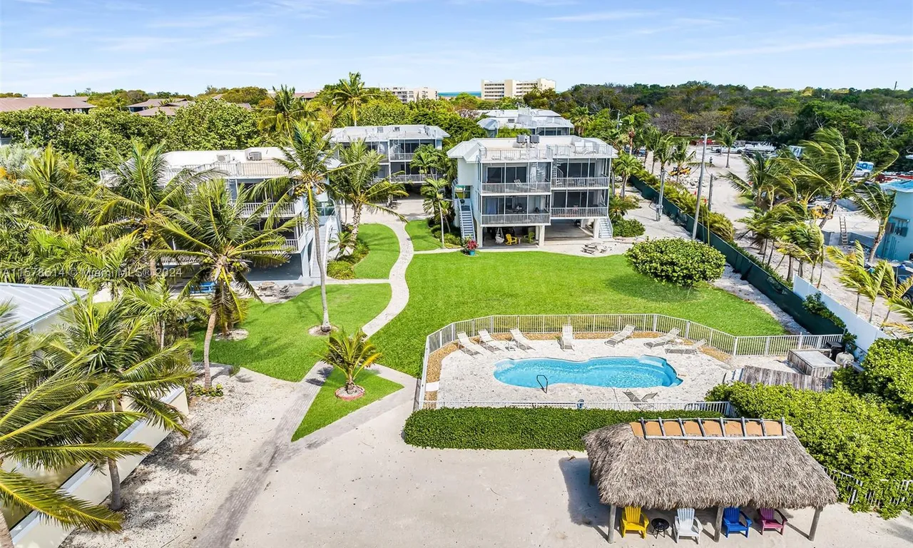 140 Aregood Ln # C2, Plantation Key FL 33036