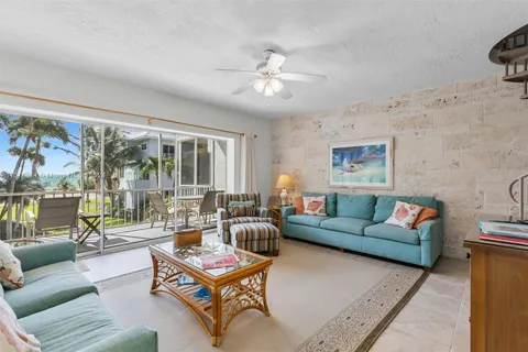 140 Aregood Ln # C2, Plantation Key FL 33036
