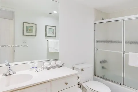 19370 Collins Ave # 421, Sunny Isles Beach FL 33160