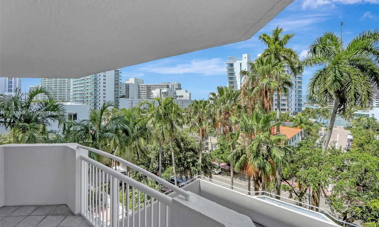 1621 Bay Rd # 506, Miami Beach FL 33139