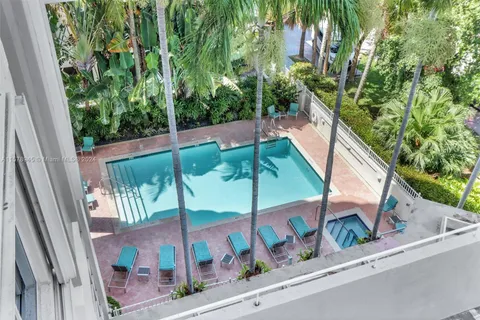 1621 Bay Rd # 506, Miami Beach FL 33139