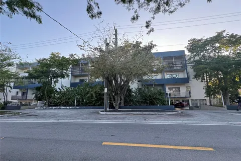 16750 NE 10 AV # 208, North Miami Beach FL 33162