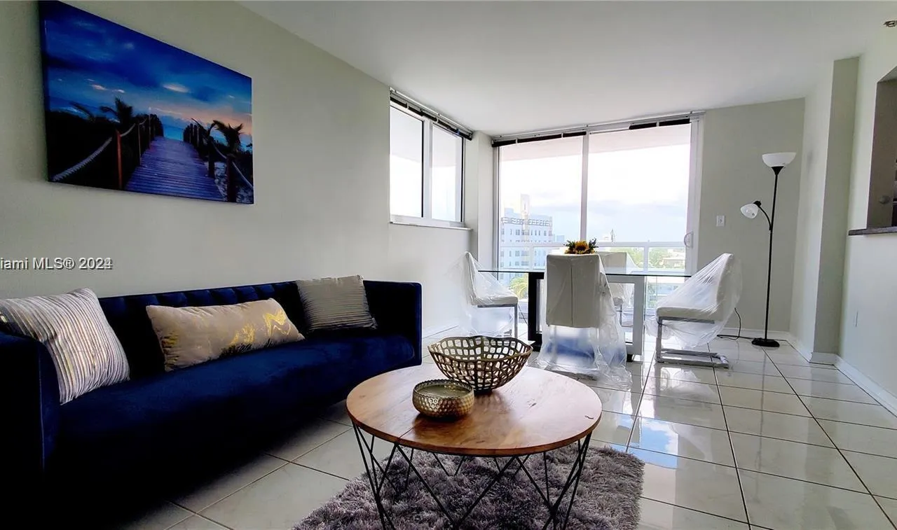 2457 Collins Ave # 606, Miami Beach FL 33140