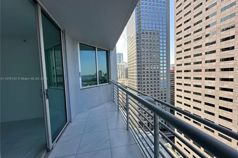 325 S Biscayne Blvd # 2614, Miami FL 33131