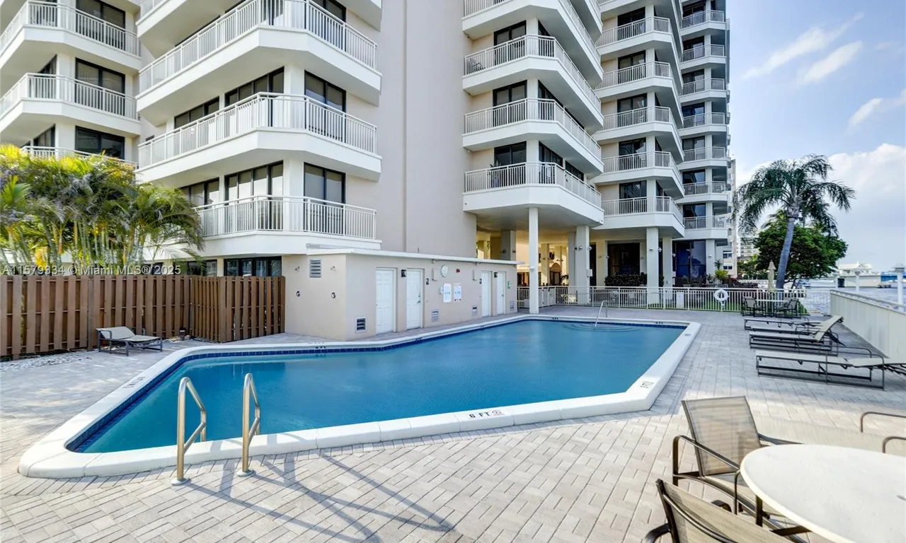 3100 NE 48th St # 306, Fort Lauderdale FL 33308