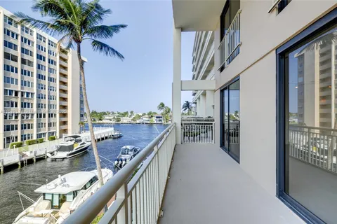 3100 NE 48th St # 306, Fort Lauderdale FL 33308