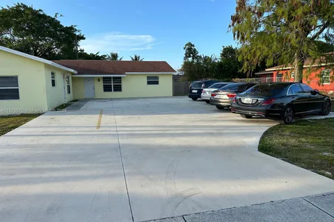 3157 Cherokee Ave, West Palm Beach FL 33409