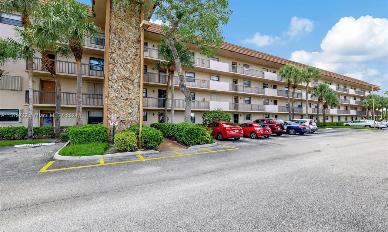 4930 E Sabal Palm Blvd # 206, Tamarac FL 33319