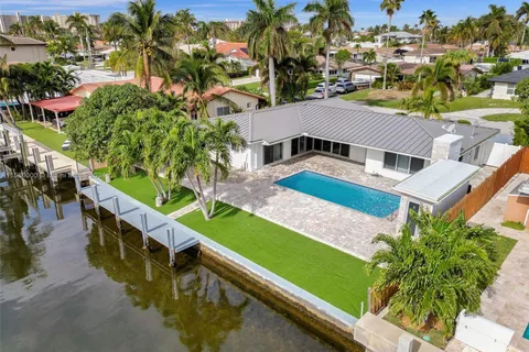 2560 SE 9th St # 0, Pompano Beach FL 33062