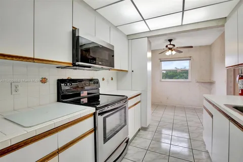 1200 SW 125th Ave # 415L, Pembroke Pines FL 33027