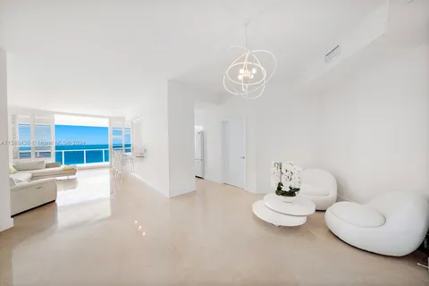 4779 Collins Ave # 4002, Miami Beach FL 33140