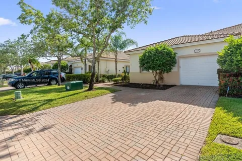 2425 Windjammer Way, West Palm Beach FL 33411