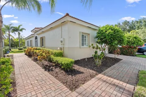 2425 Windjammer Way, West Palm Beach FL 33411