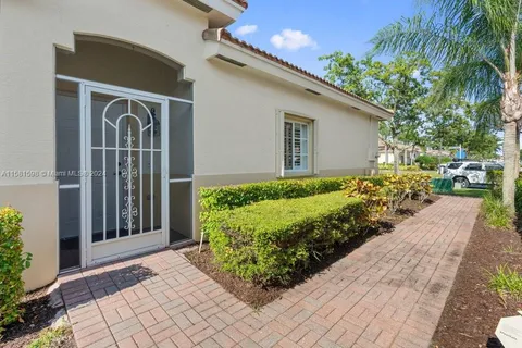 2425 Windjammer Way, West Palm Beach FL 33411