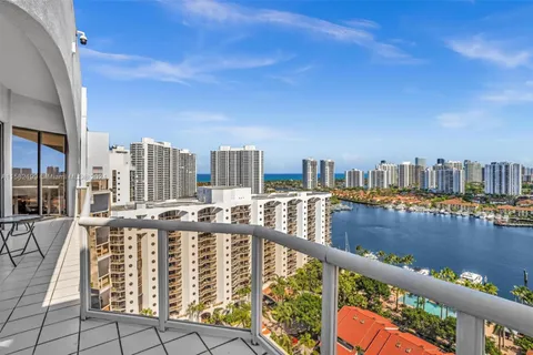 3598 Yacht Club Dr # 2004, Aventura FL 33180