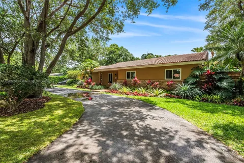 15321 SW 82nd Ave, Palmetto Bay FL 33157