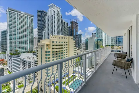 1200 Brickell Bay Dr # 2424, Miami FL 33131