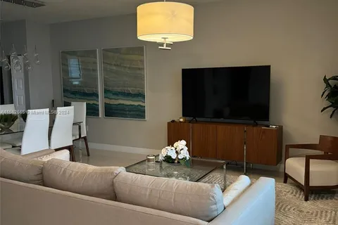 4718 NW 84th Ave # 4718, Doral FL 33166